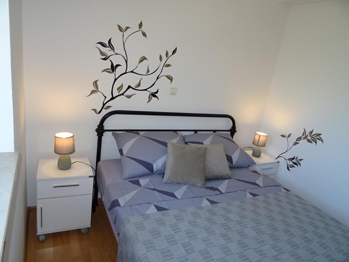 Apartment Erika Premantura Eksteriør billede