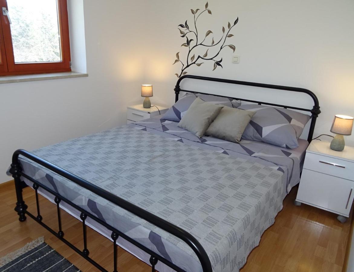 Apartment Erika Premantura Eksteriør billede